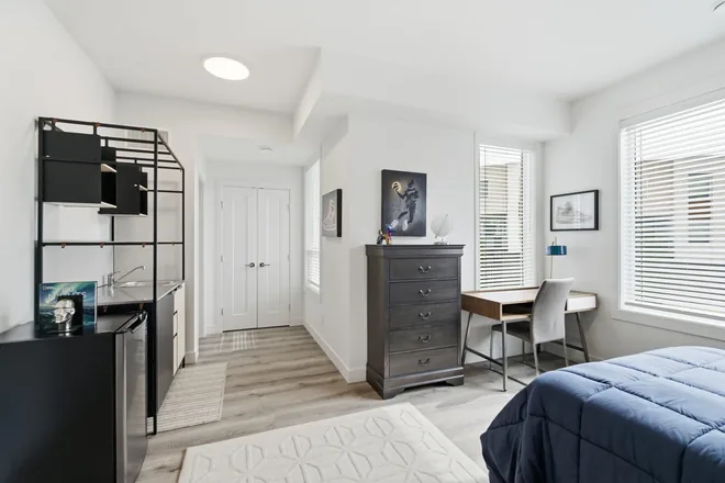 Lock-off flex room with separate entrance